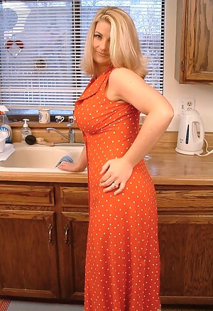 Moms Housewife Porn Pictures